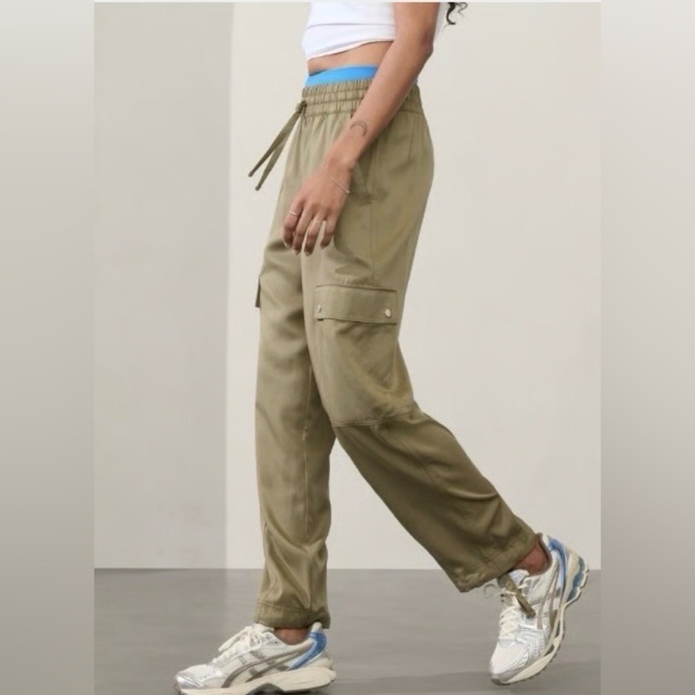 ATHLETA Women’s Celestial High Rise Breathable Utility Pants Olive Green Size S - Picture 3 of 11